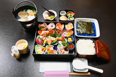 手巻き寿司御膳の画像